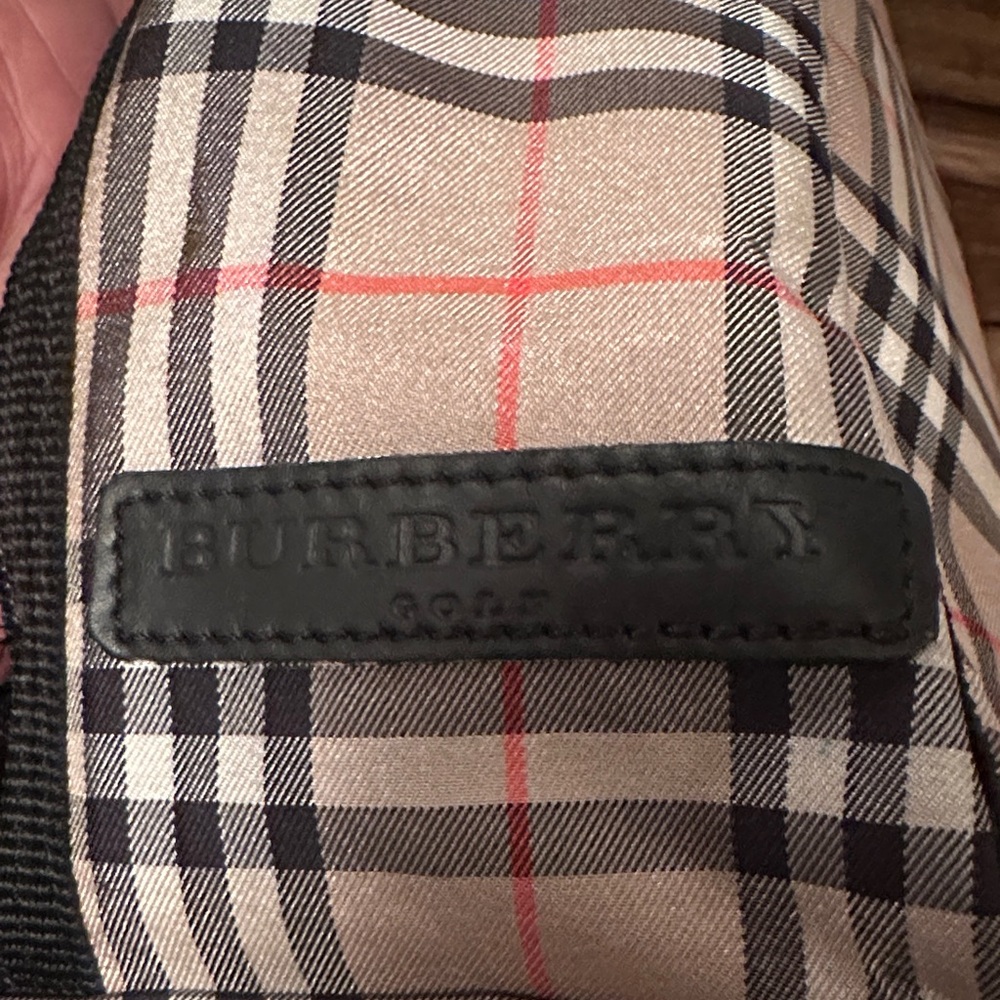 Burberry Beige Plaid Toiletry Bag with Black Trim - Picture 8 of 9